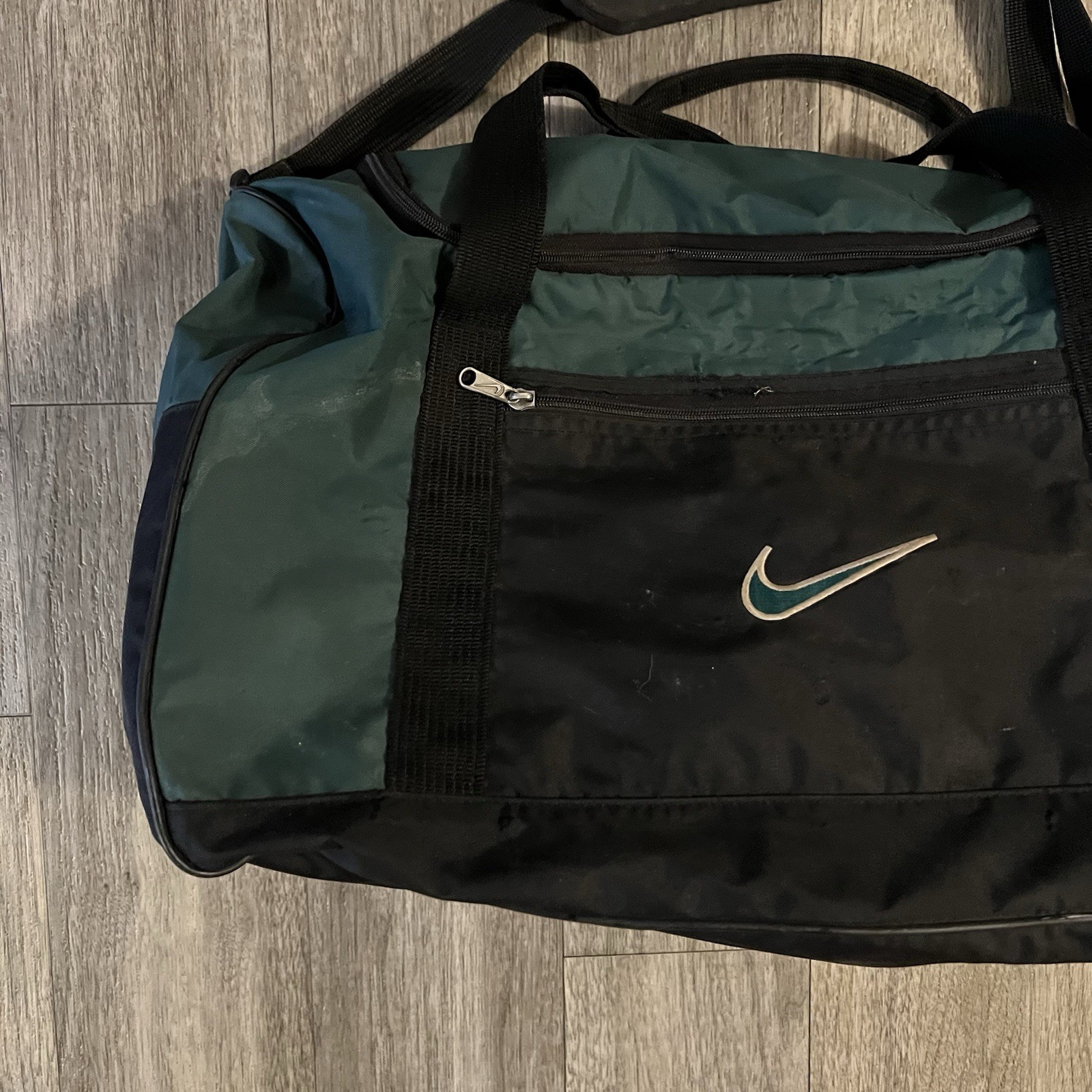 Vintage 90s NIKE SWOOSH Logo Duffle Gym Bag Green Embroidered Nylon