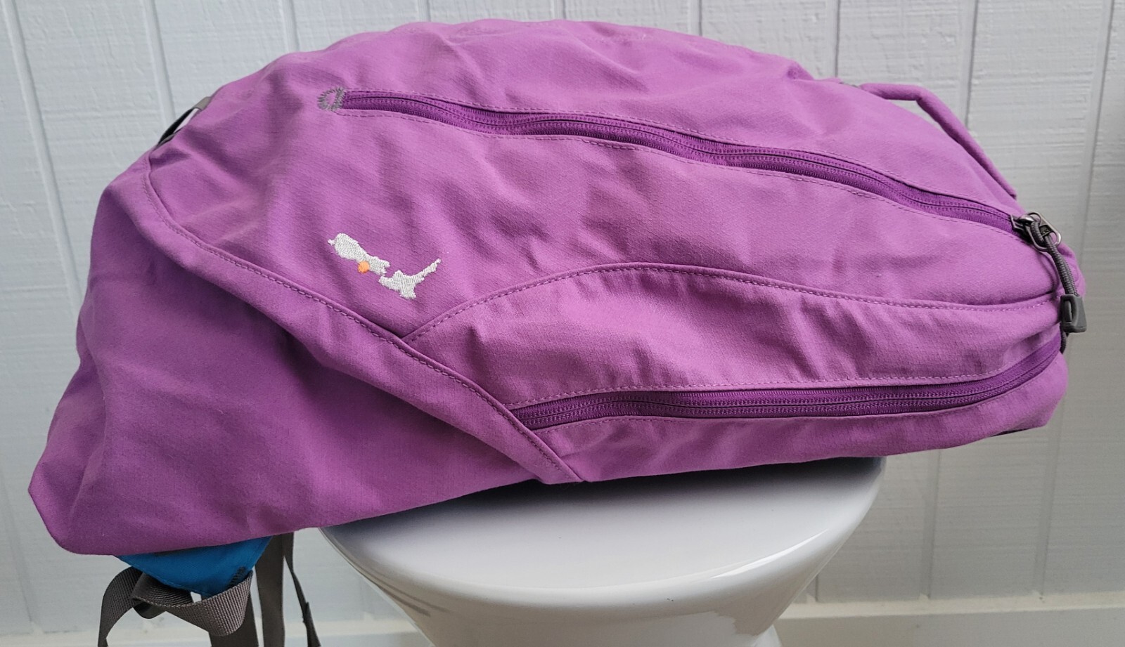 MACPAC KAHU 22 backpack hiking cycling daily use cover purple blue New Zealand