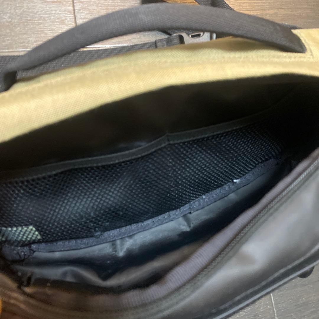Chrome Kovac Sling Bag Black/Olive 30x15x10cm Used Light Wear