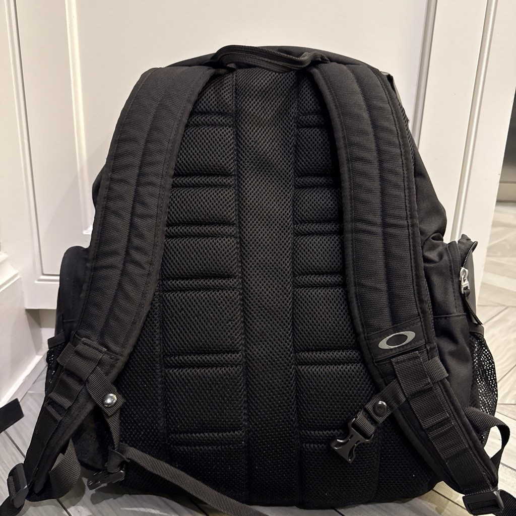 Oakley Kitchen Sink Backpack Black Laptop Tactical Hiking Black