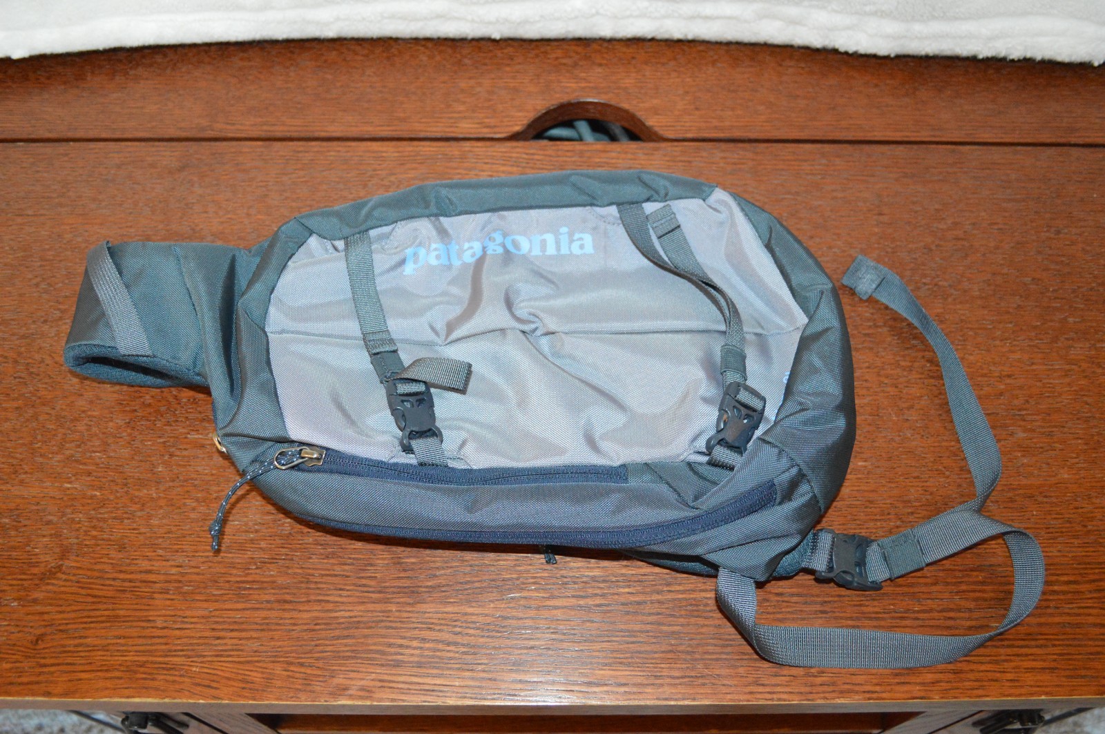 Patagonia 8L Atom Sling Daypack Gray Crossbody Sling Bag Backpack
