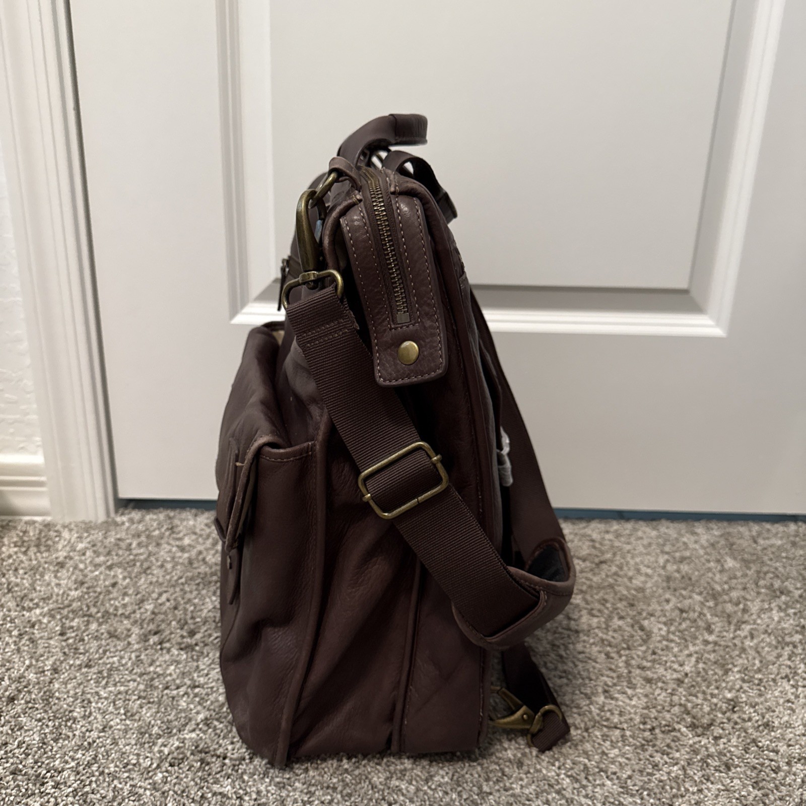 Levenger Beige Light Brown Leather Large Convertible Bag Backpack