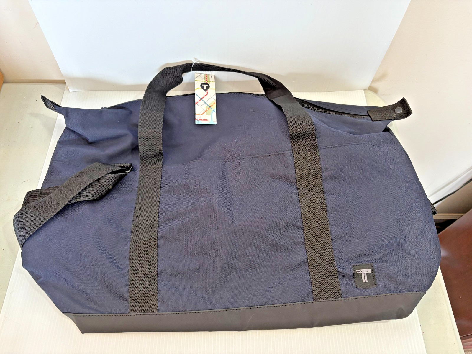 23″ New with Storage Wear Tranzip Navy Blue Black Duffle Traveler Bag Zippered