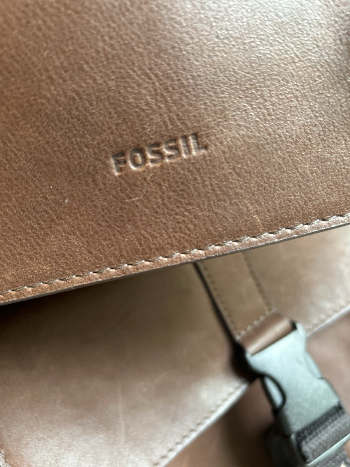 Fossil Brown Men’s Backpack Drawstring Buckle Top Handle Outer Pockets Strap