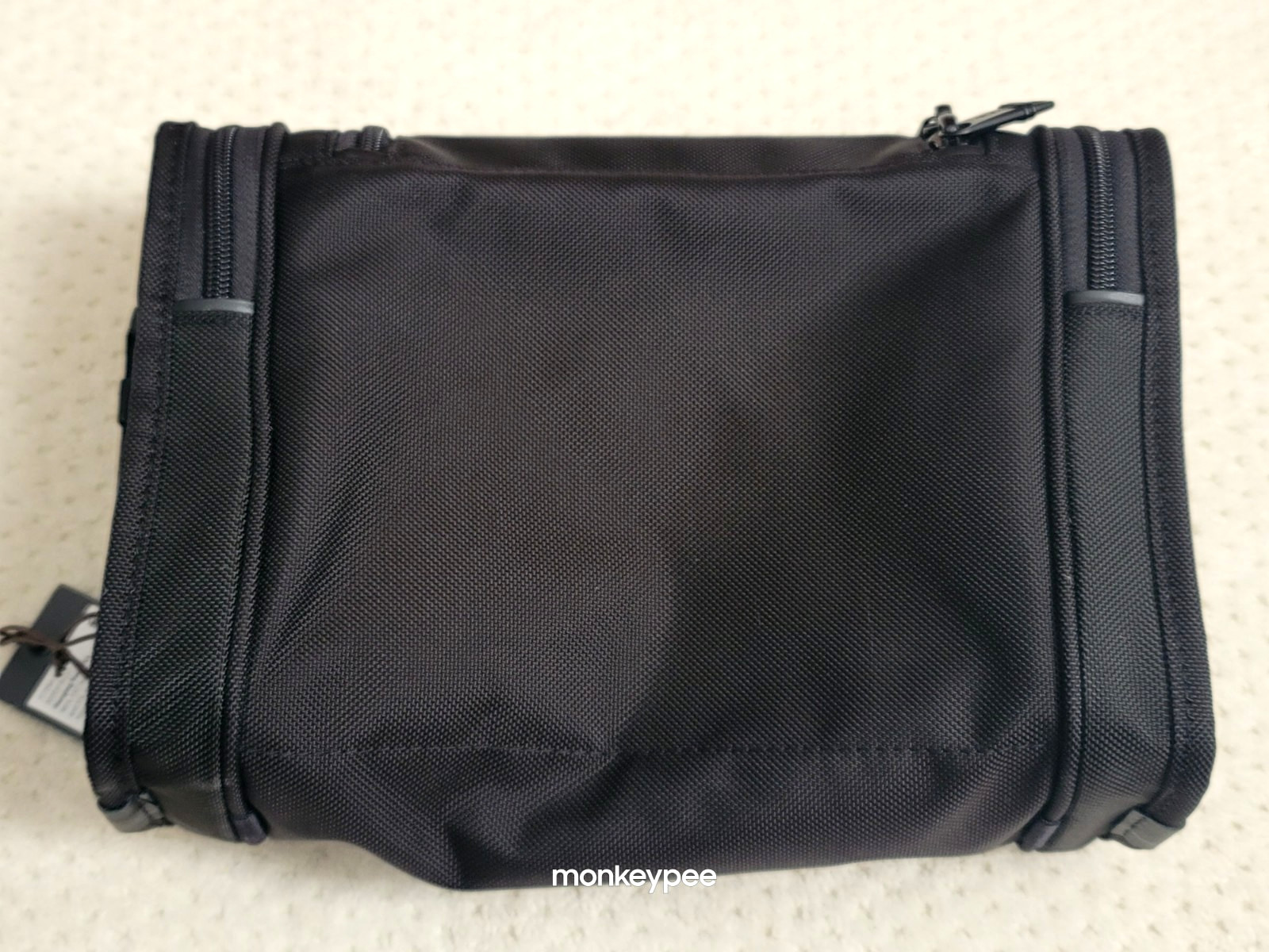 NWT TUMI ALPHA HANGING TRAVEL TOILETRY BAG KIT Black Ballistic Nylon 117254-1041