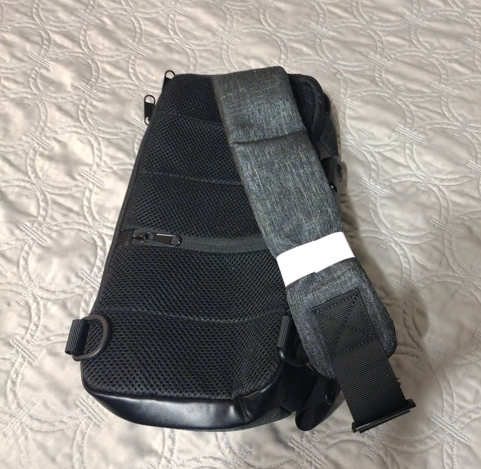 Weixier Sport Crossbody Bag Shoulder Sling Men’s Anti Theft Lock USB Oxford Bag