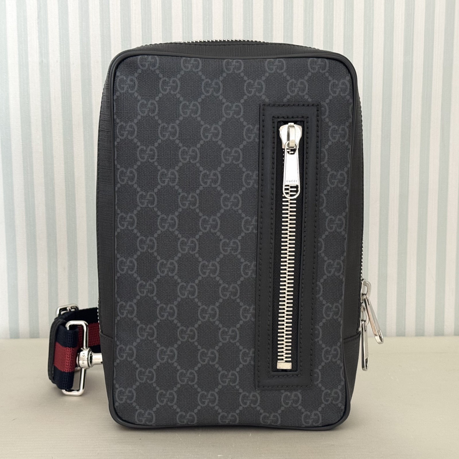 GUCCI GG Supreme 478325 Soft Sling Bag Crossbody Black Canvas Leather Italy