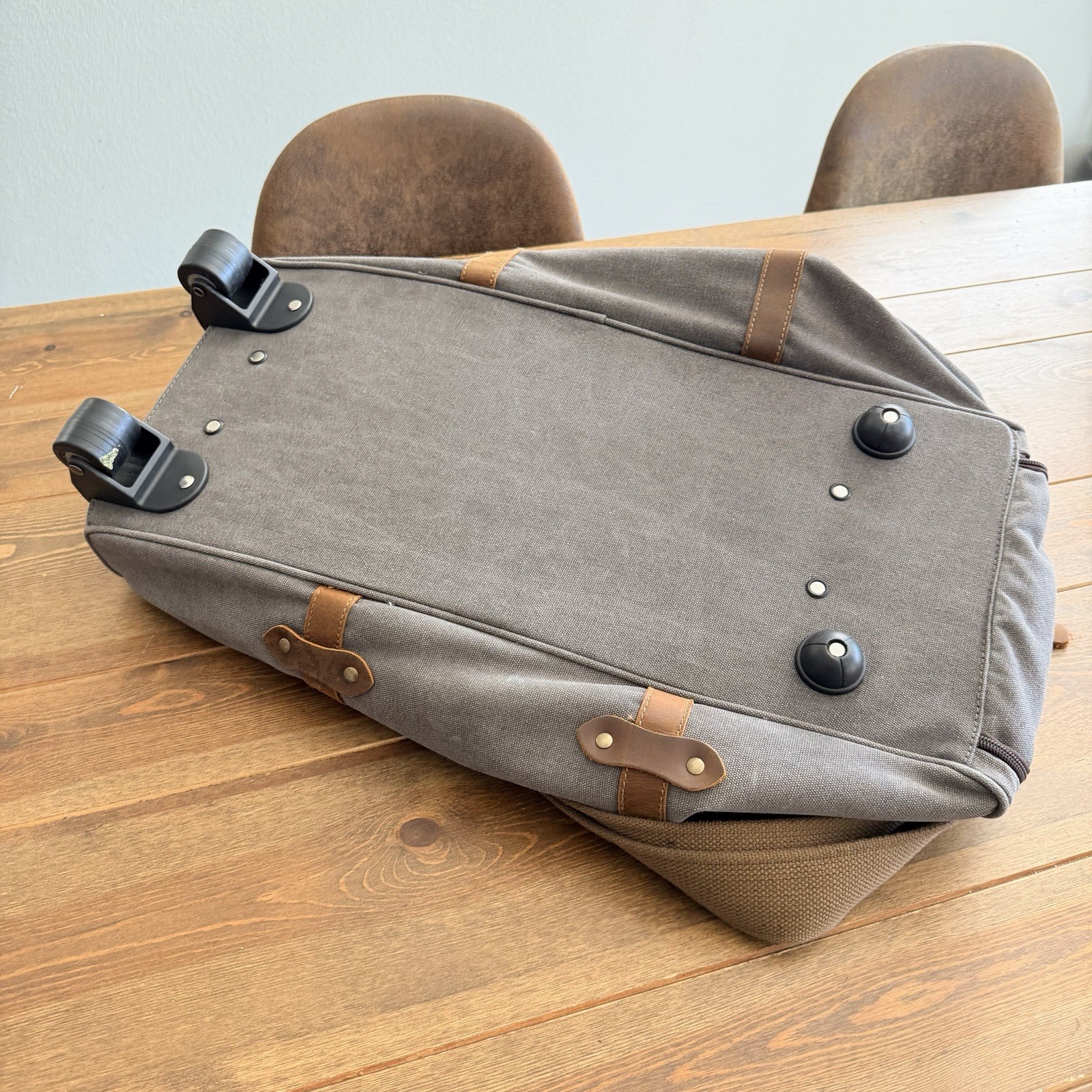 Rare Paramount Pictures LuggageDuffle Bag / Carryon2 Wheels