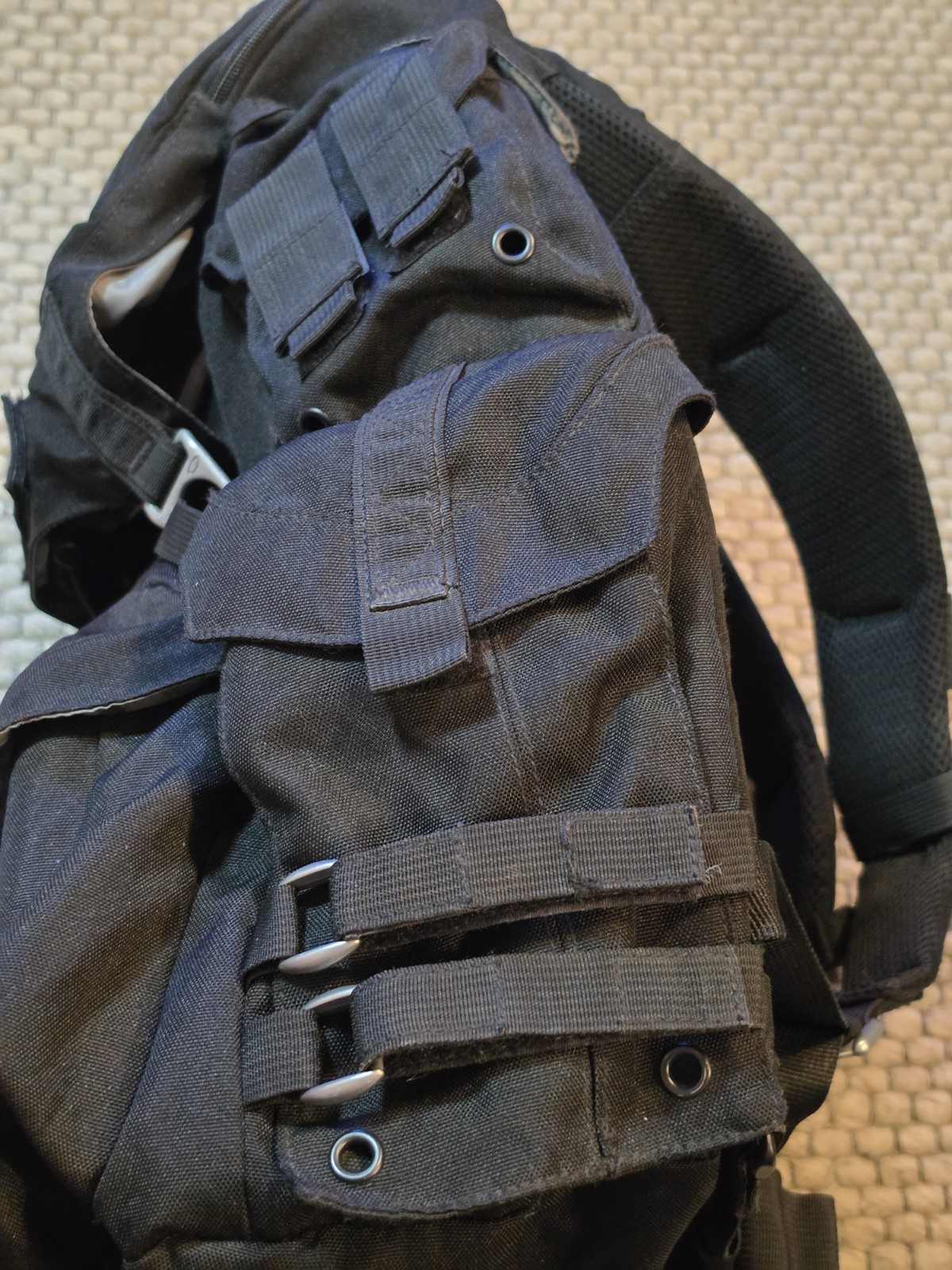 OAKLEY AP MECHANISM BACKPACK Rare Black Mountain Division Hiking Day Pack Bag