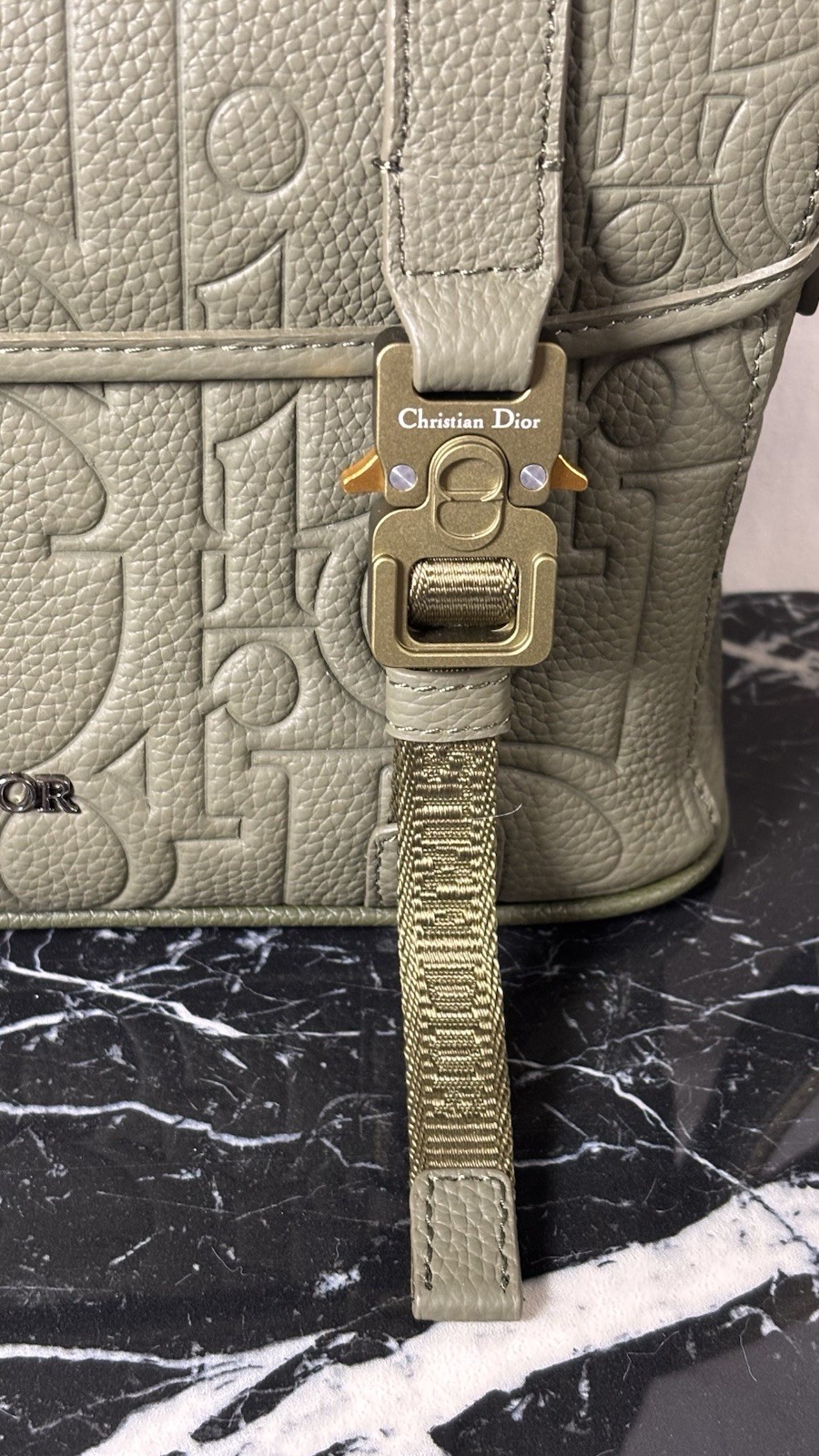 Authentic DIOR Green Gravity Grained Calf Leather Hit The Road Messenger Bag