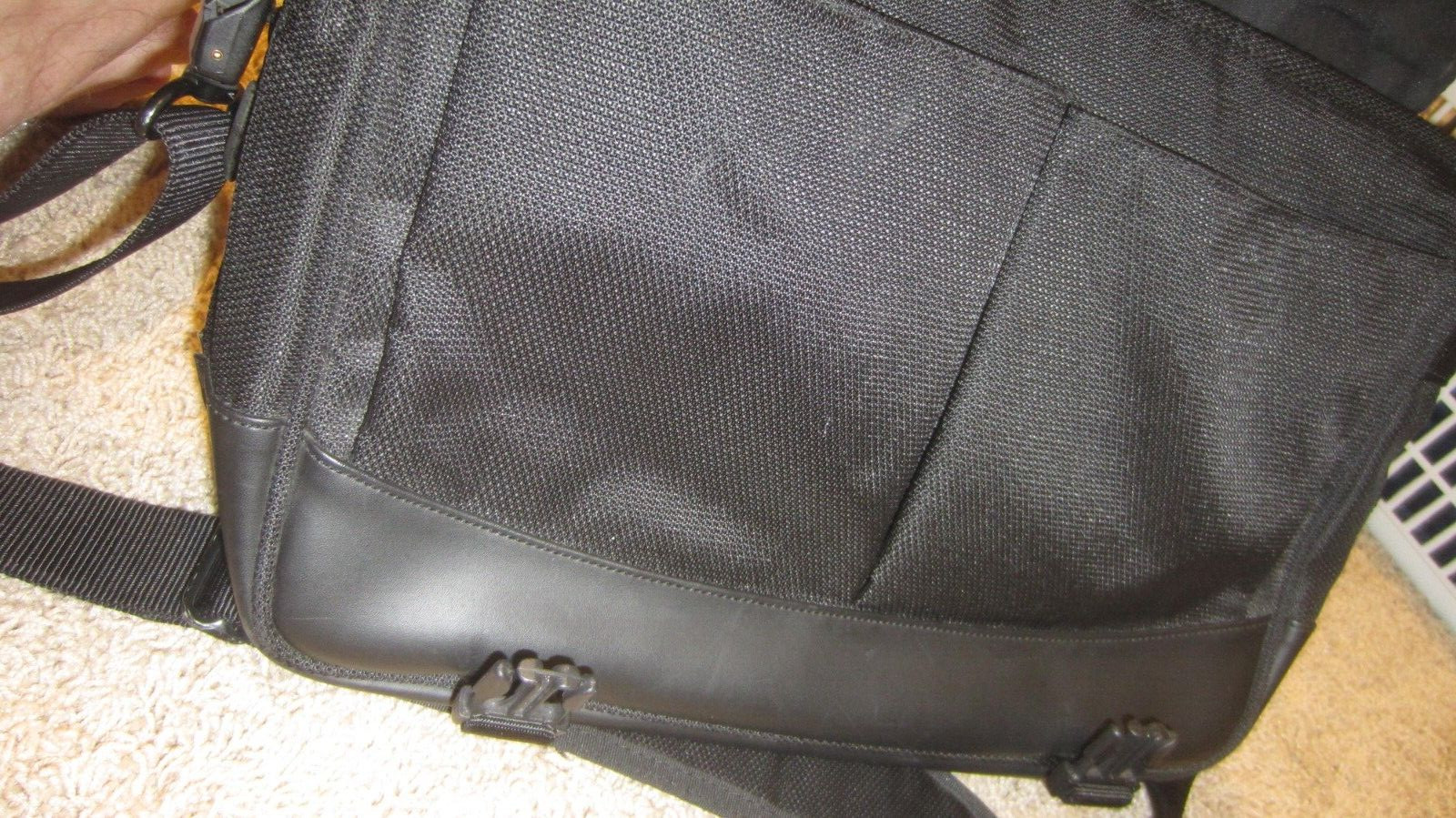 TUMI T2 Expandable Ballistic + Leather Messenger Bag Portfolio Case Shoulder