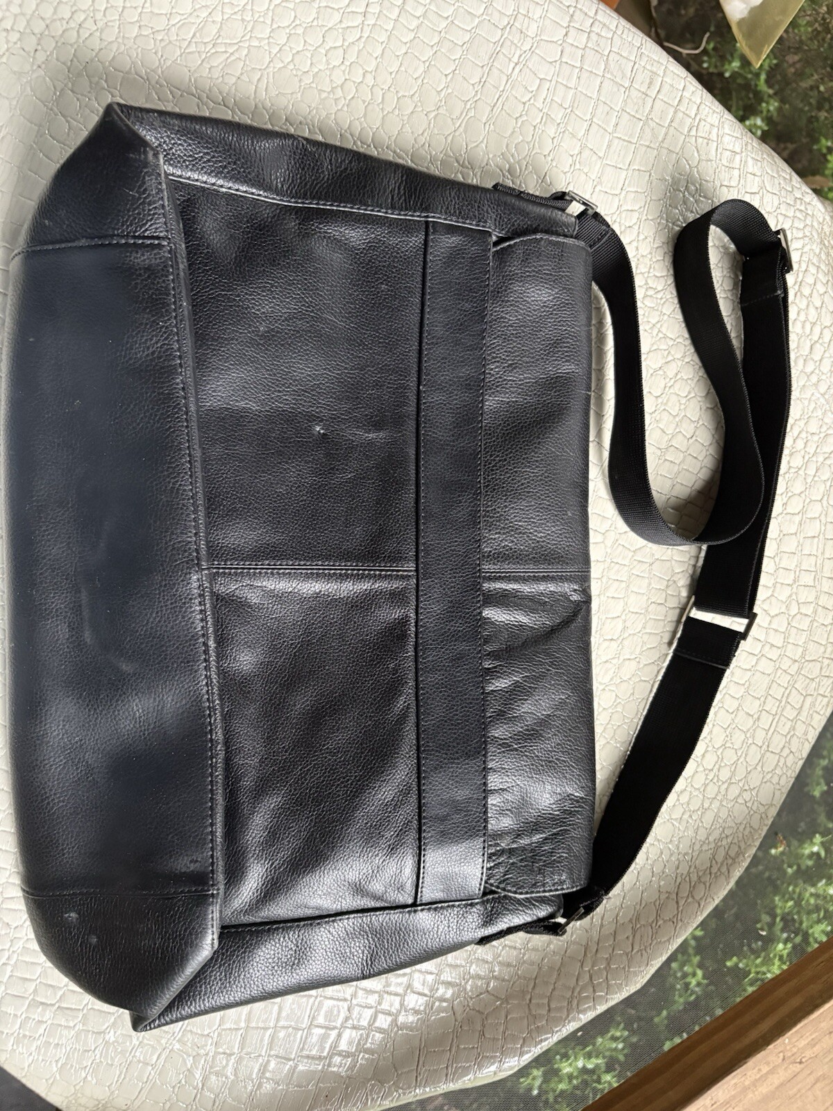 Perry Ellis Portfolio Messenger Bag Black Genuine Leather Laptop Travel Shoulder