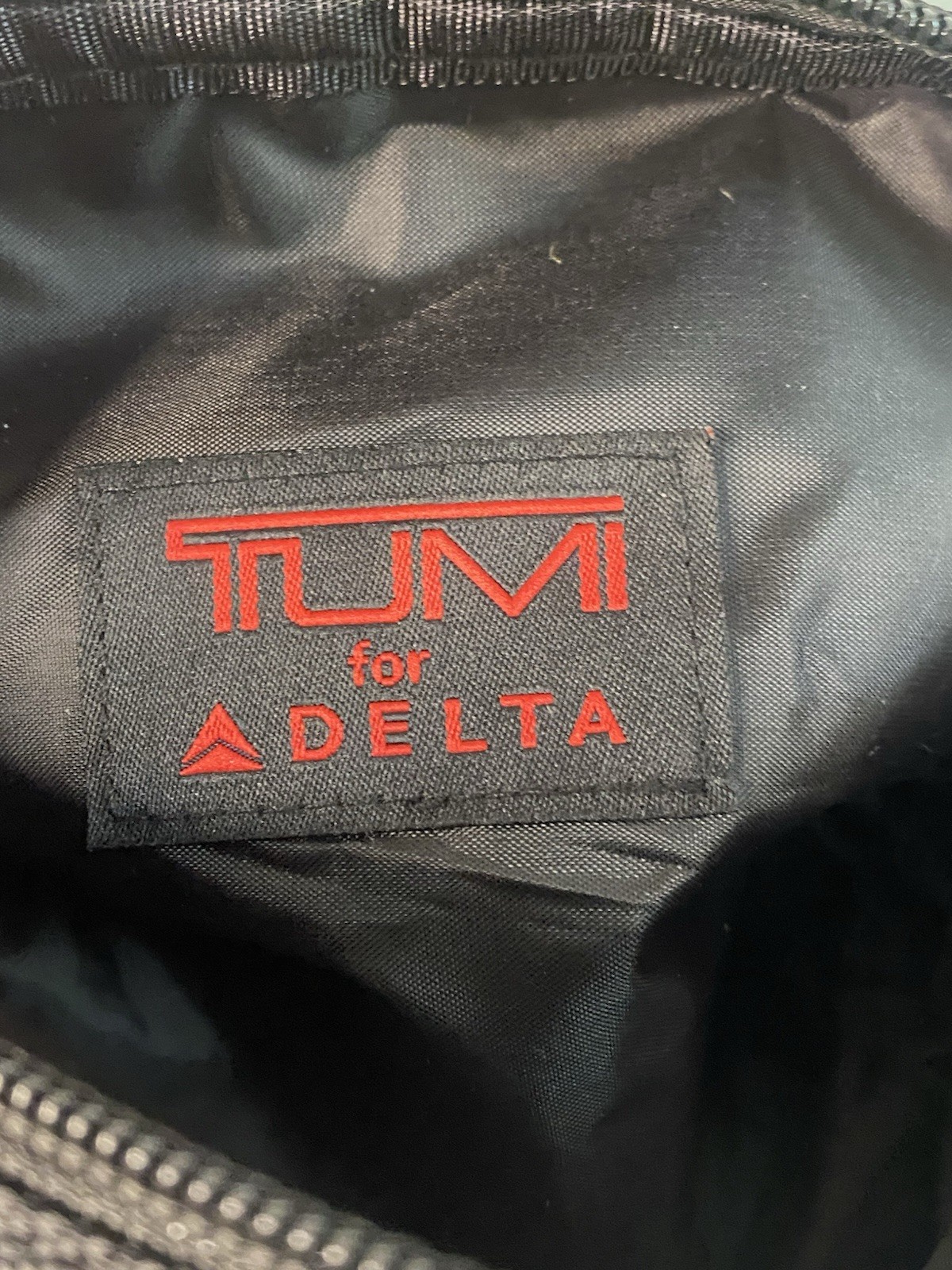 Tumi Delta Black Accessory Pouch Bag Zip Case Makeup Toiletry Travel