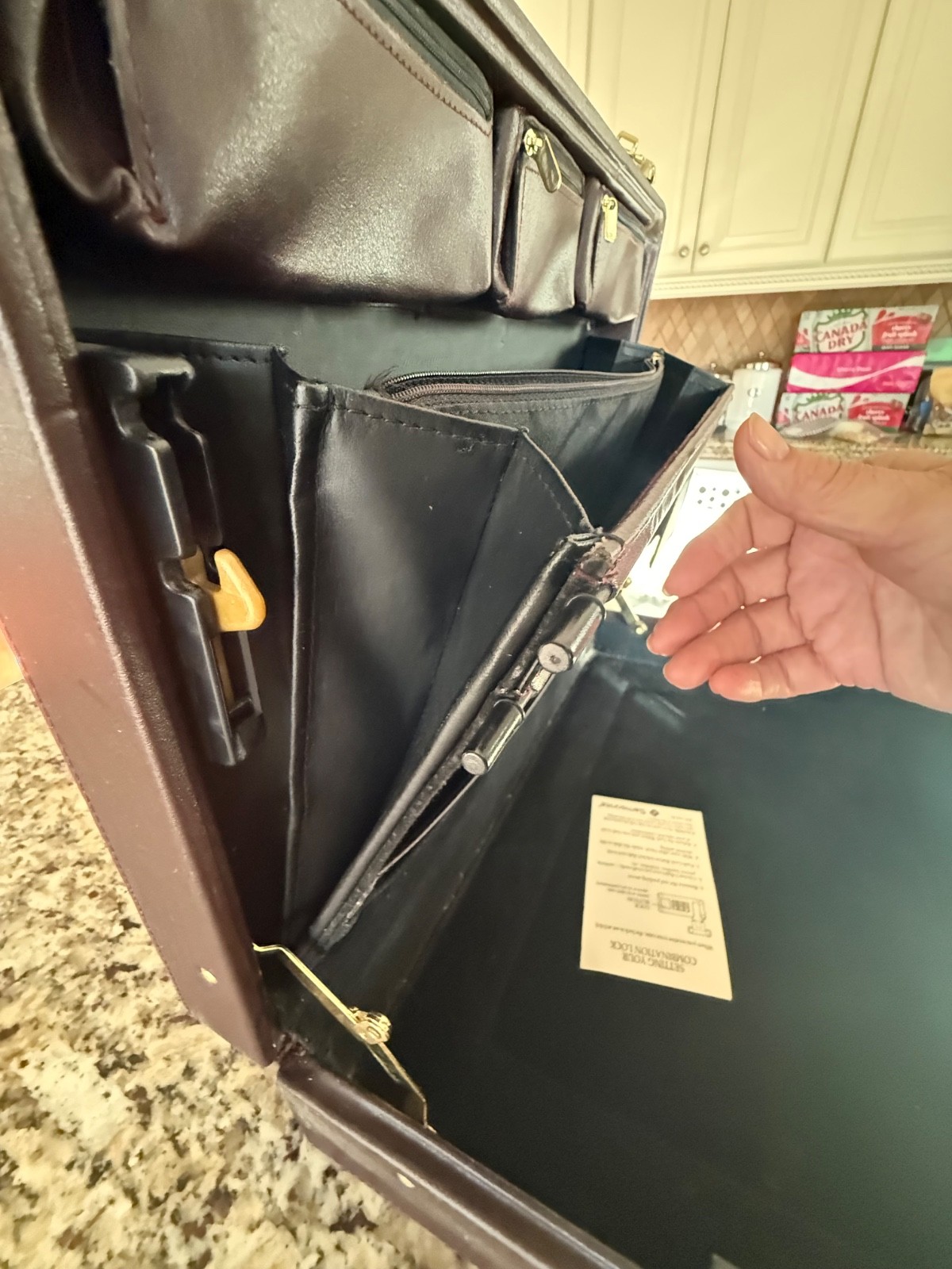 Vintage Samsonite OMEGA GL Hard Shell Briefcase Attache Business Case Combo Lock