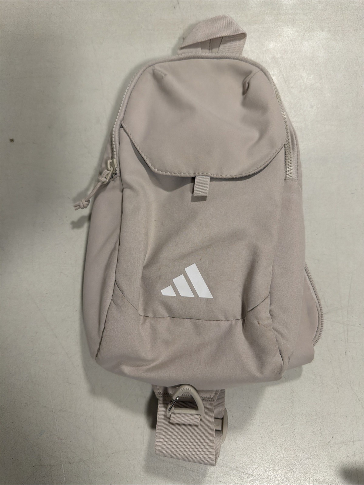adidas Essentials 3 Sling Crossbody Bag with Carabiner and Multi-Pocket