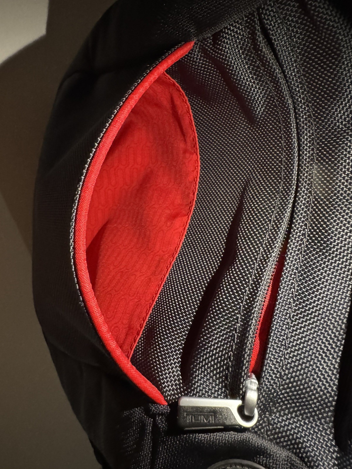 Tumi T-Tech Sling Backpack Black Red Crossbody Messenger Bag Tech Travel Commute