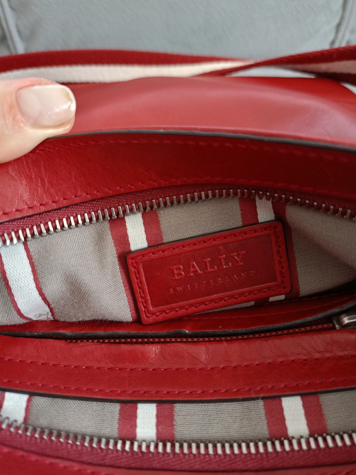 Bally Terino Red Leather Messenger Bag Crossbody Stripe Strap Auth