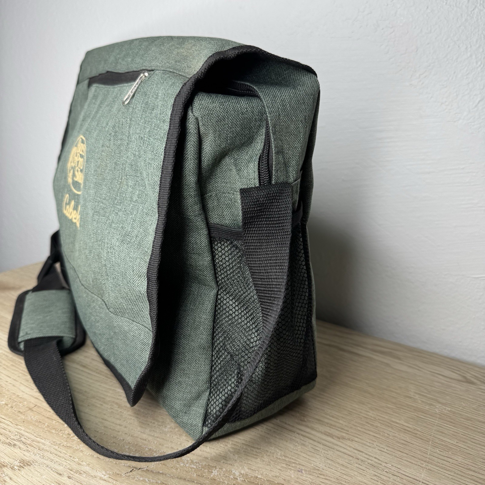 Bass Pro Shops Cabelas Green Satchel Computer Bag Promotional Advertisement Bag