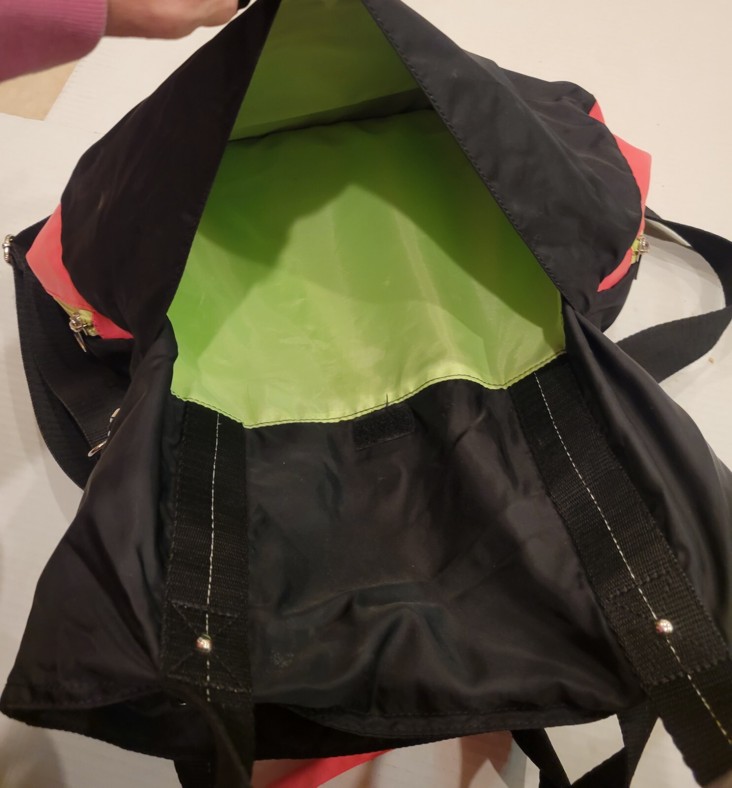 Rare Earth by Stone Mountain Nylon Neon Tote Yoga Gym Bag Preowned