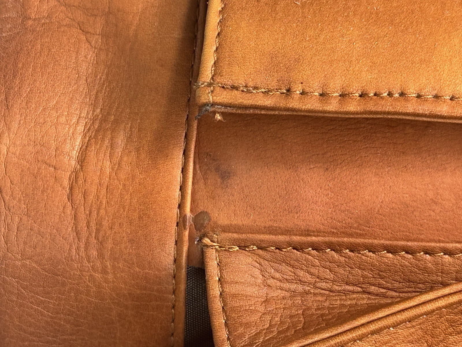 Kenneth Cole Reaction Colombian Leather Messenger Bag Briefcase Portfolio Cognac