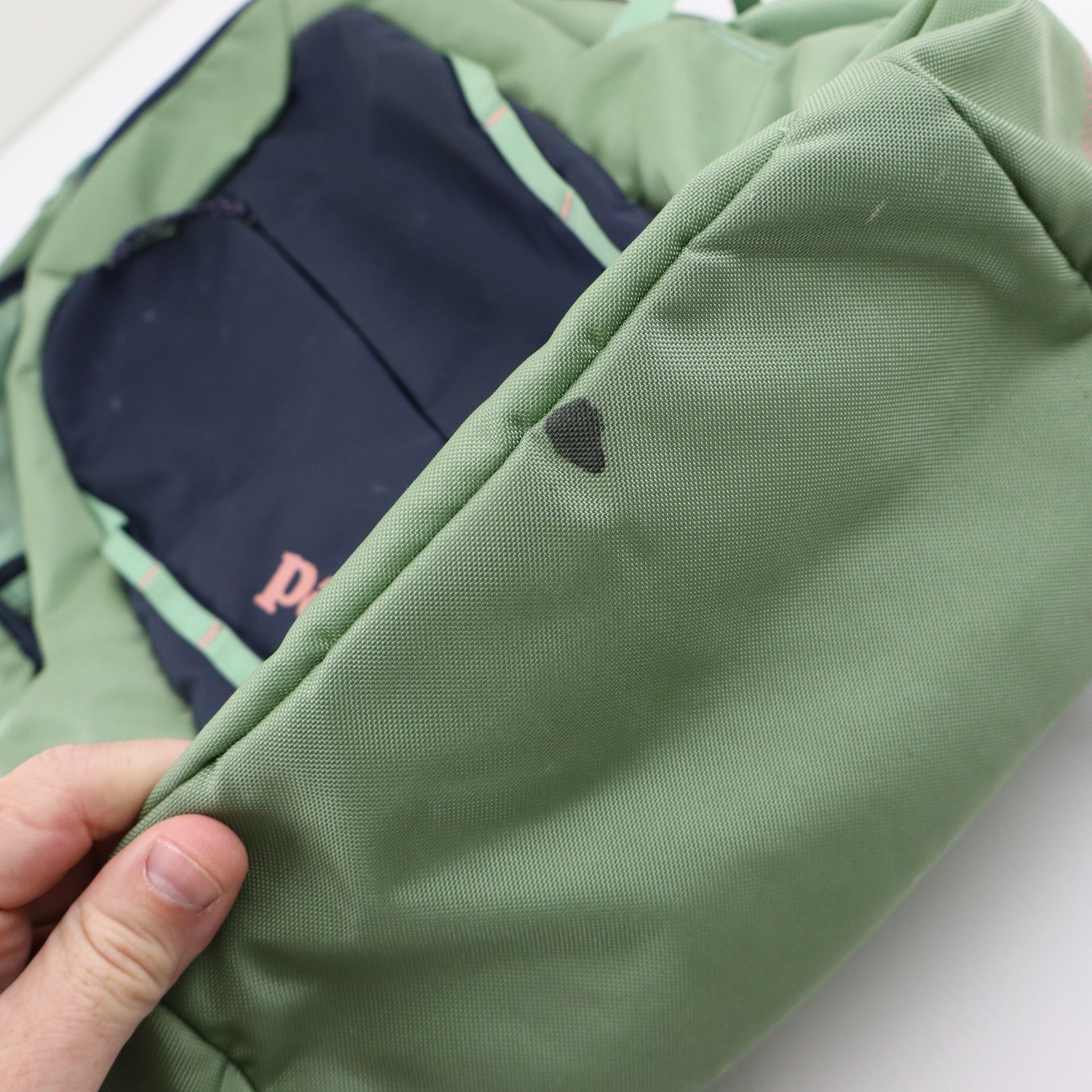 Patagonia Refugio 26L Womens Backpack Green Laptop Bag Daypack Hiking School