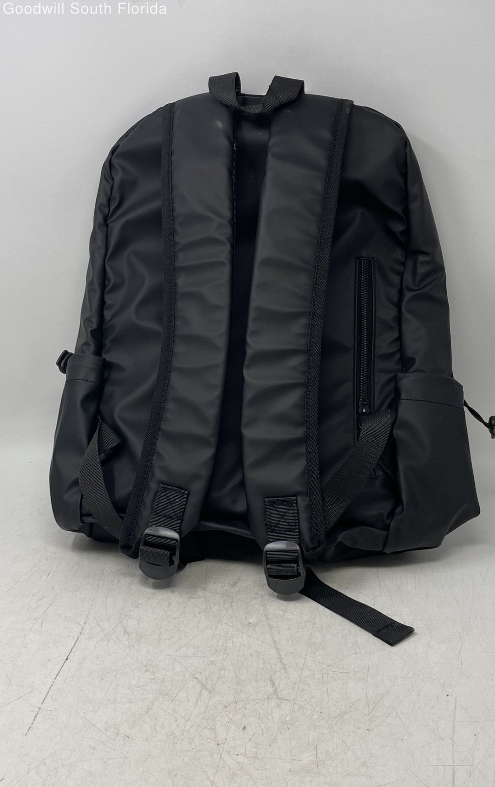 CTC Unisex Black Adjustable Strap Inner Pockets Shoulder Backpack With Tag