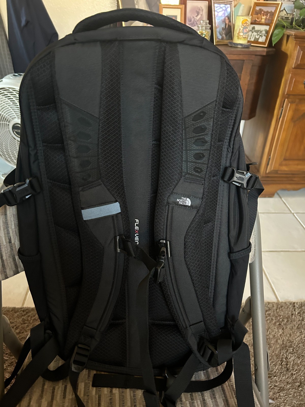THE NORTH FACE Fall Line 28L Backpack Black with Company Logo