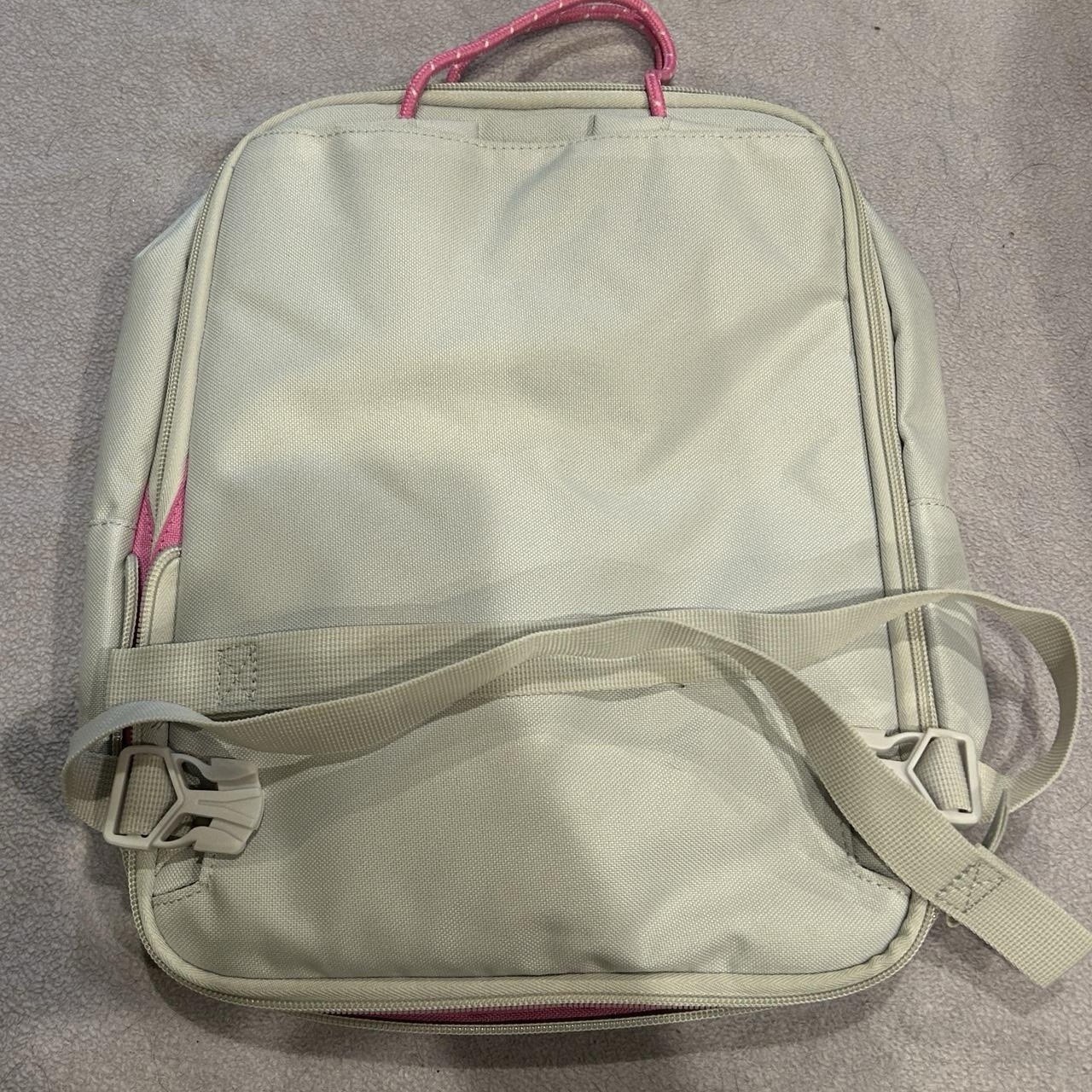 NWT Nike Tanjun Backpack Light Gray. New With Tags. Multiple Pockets BTS