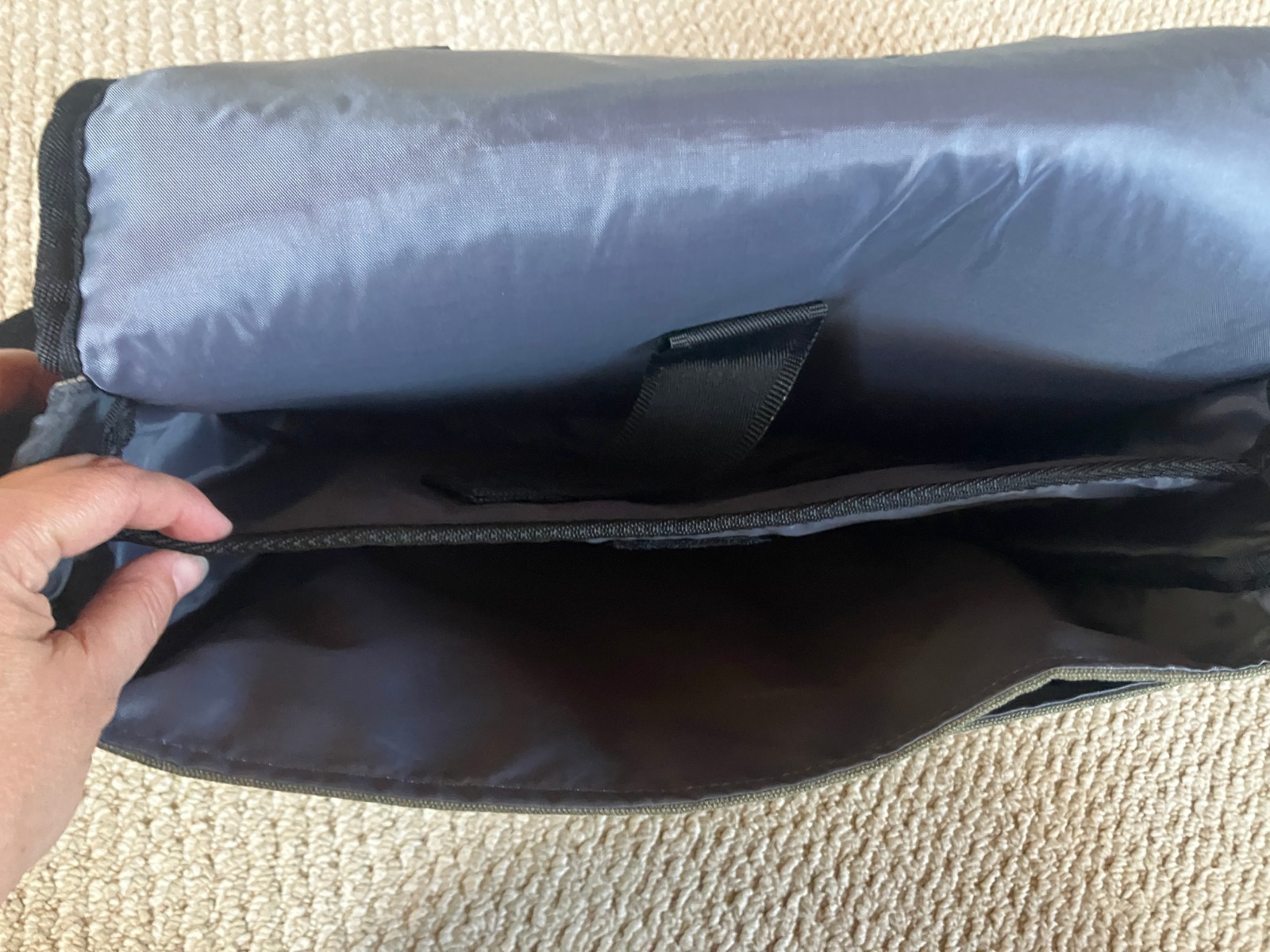 NWOT Swiss Gear Wenger Zinc model laptop/messenger bag Padded Laptop Compartment