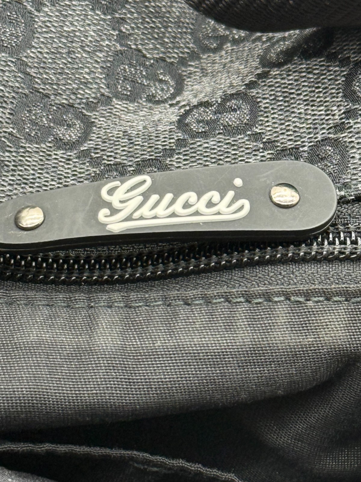 Gucci GG Supreme Monogram Black Messenger Bag Crossbody Crest Logo 282524