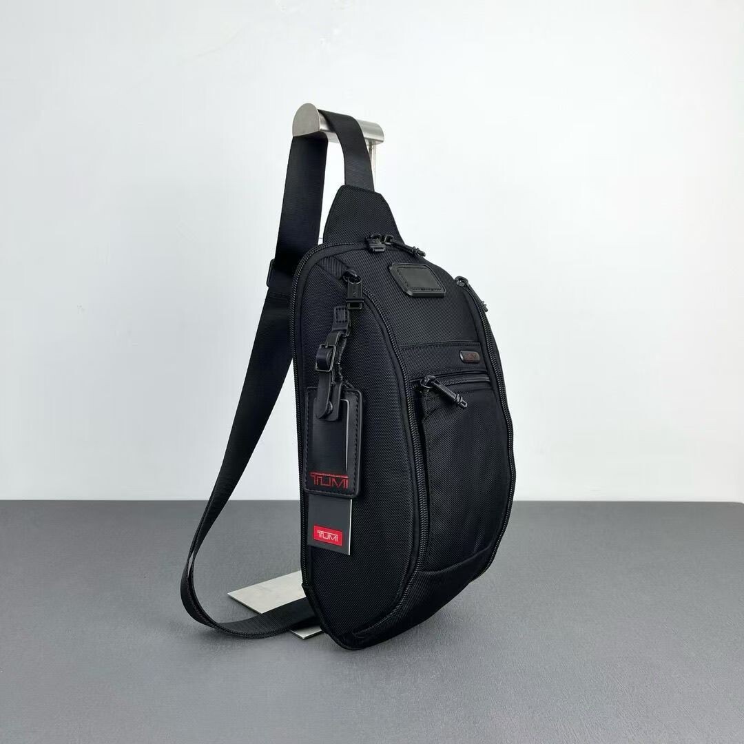 NEW TUMI Alpha Compact Sling One Shoulder Bag Popular Black outlet 26303214