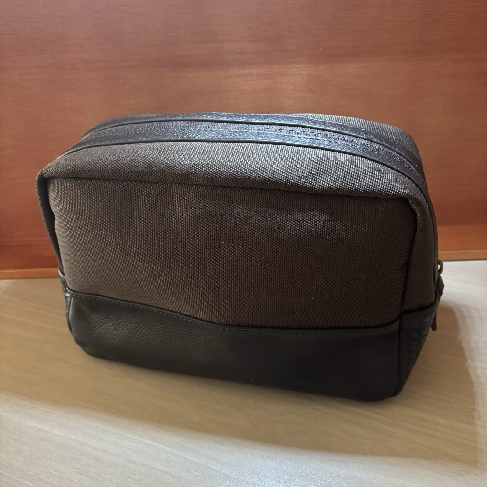 Boconi Mens Classic Dopp Kit Toiletry Travel Bag Top Zip Brown