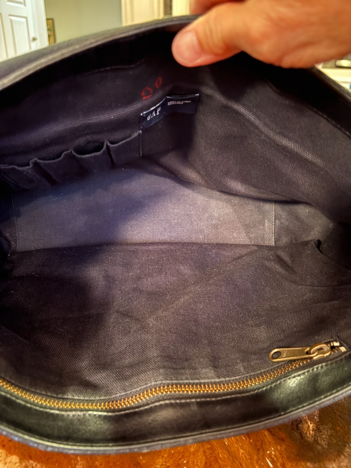 GAP Vintage Black Glossy Cow Leather Messenger Bag Crossbody Strap 15″X 12″x4.5″