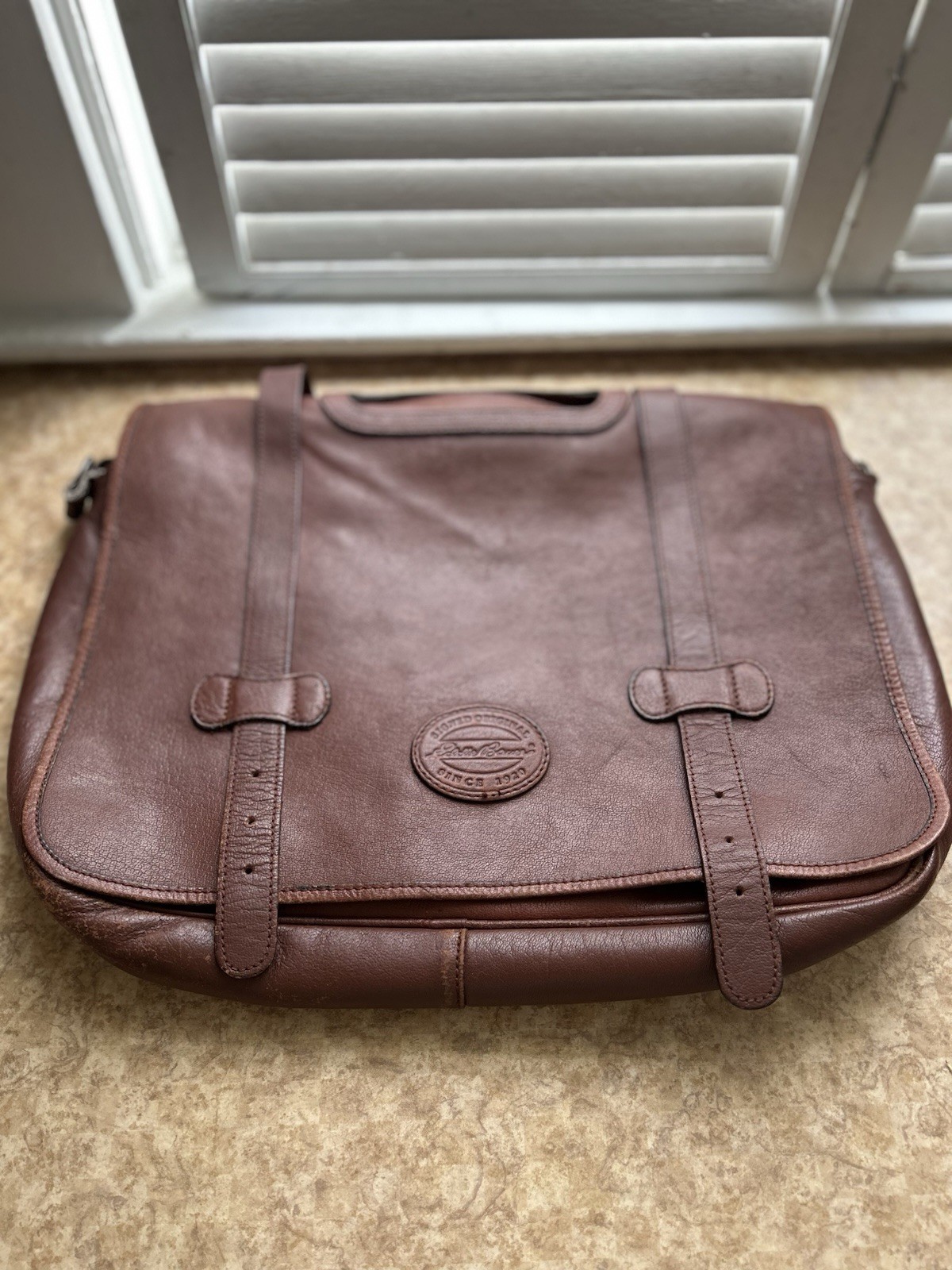 Vintage EDDIE BAUER Messenger Bag COWHIDE brown leather LAPTOP Briefcase Attache