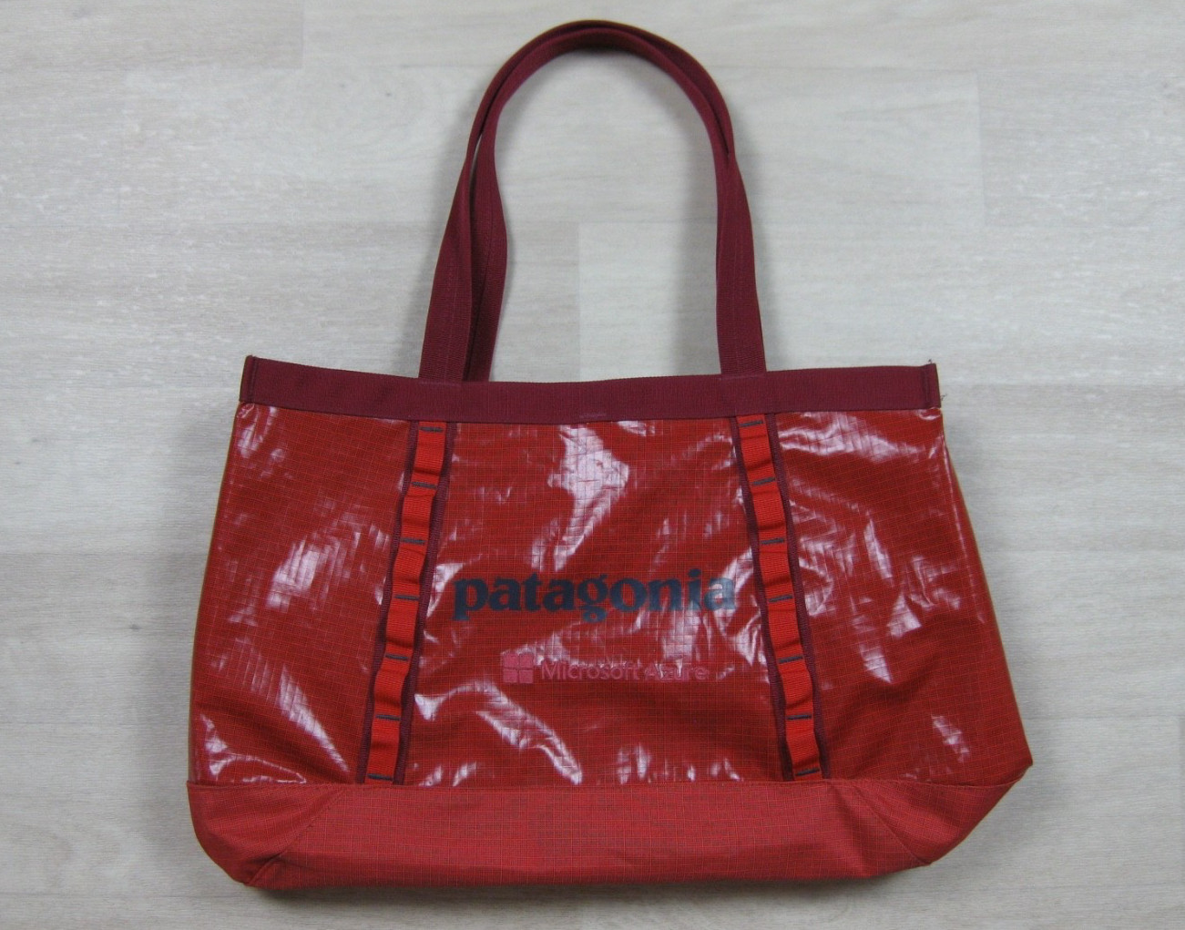 Patagonia Black Hole Tote Tote Bag 25L Classic Coral Microsoft Azure Beach Gear