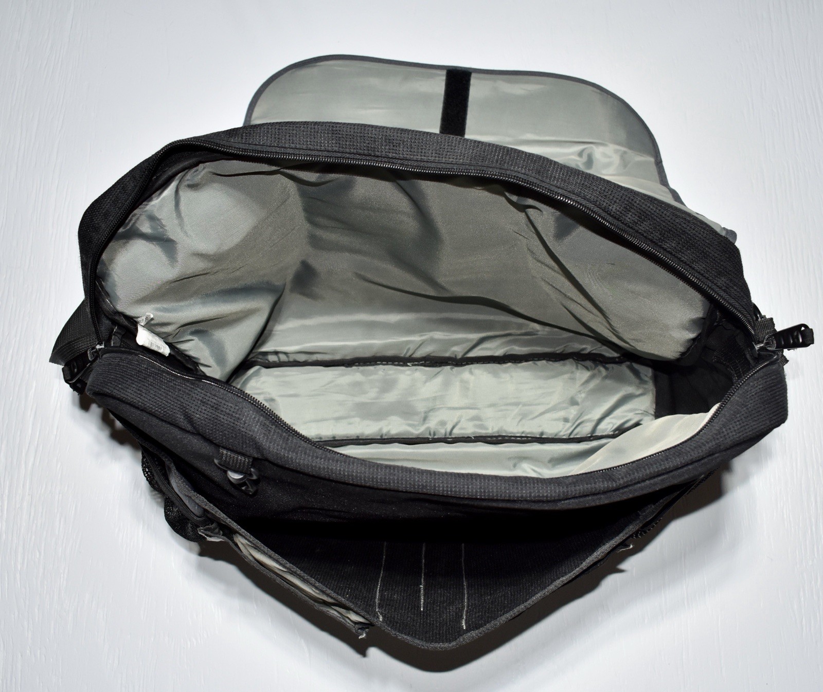 High Sierra Shoulder Messenger Laptop Bag Tank Pack Charcoal Black Gray