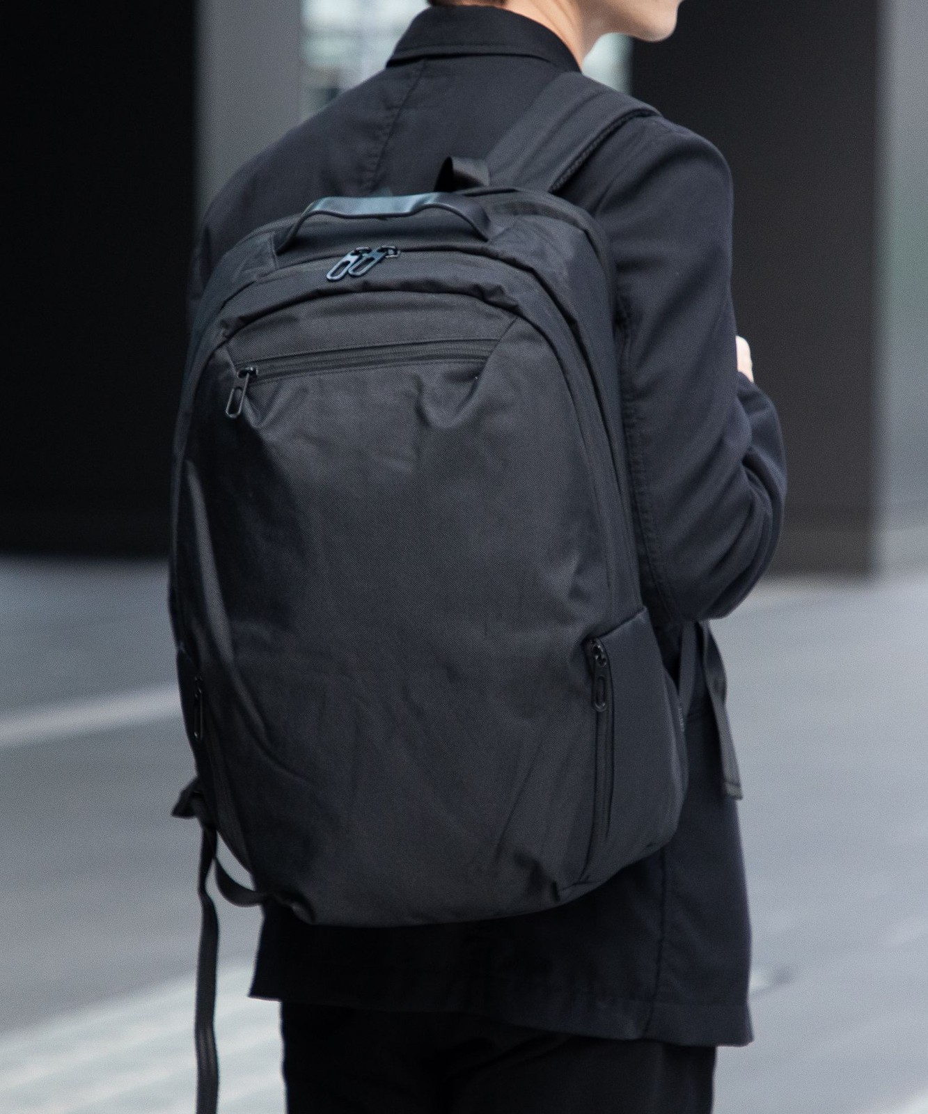 UNKNOWN & Co. WATERPROOF BACKPACK 31L Unisex Backpack in Black