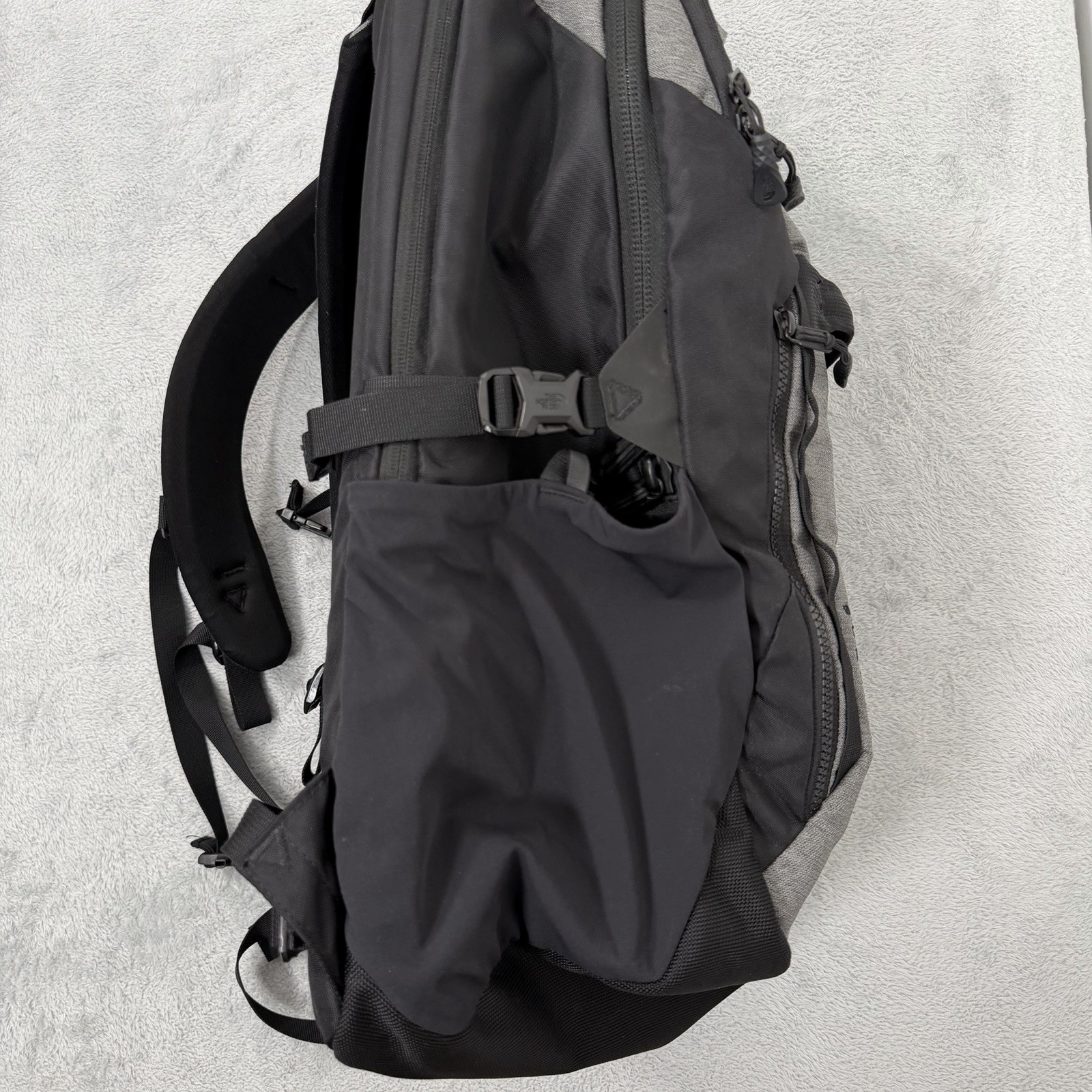 The North Face Surge FlexVent Backpack Gray 31L Laptop Travel School Daypack