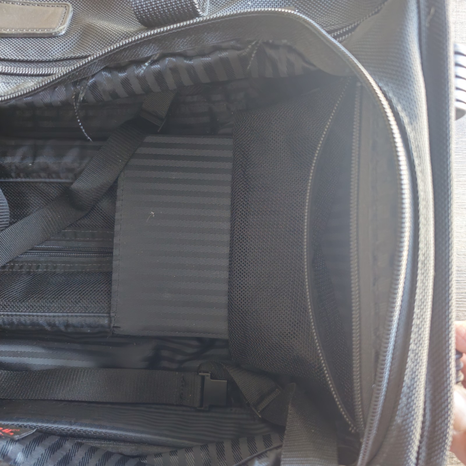 Tumi Alpha Black 2285 D3