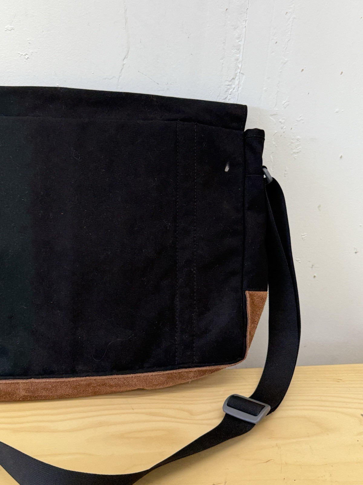 Cotopaxi Canvas Shoulder Messenger Bag Black Brown Suede Leather Trim