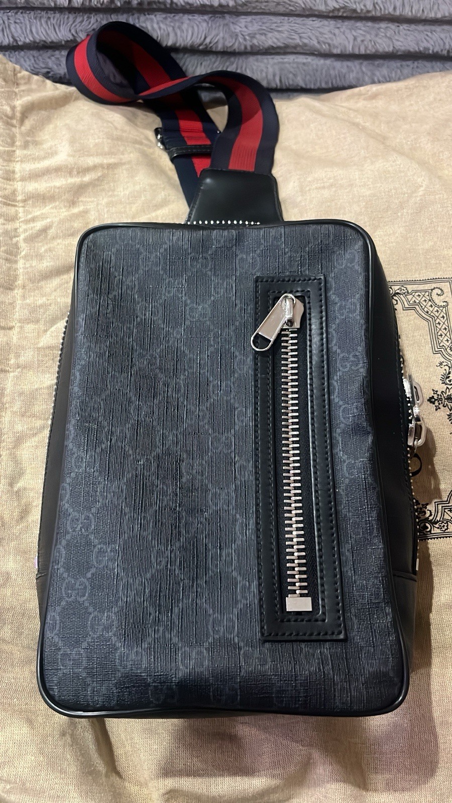 Gucci Men’s GG Web Black Crossbody Sling Bag Zip Adjustable Strap Silver
