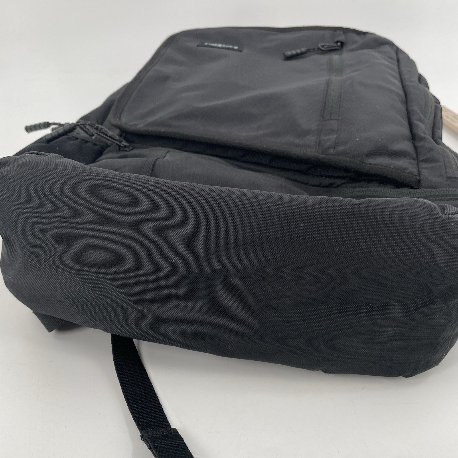 Timbuk2 Q Backpack in Black – Padded Laptop – School Work Travel Tech Sleeve