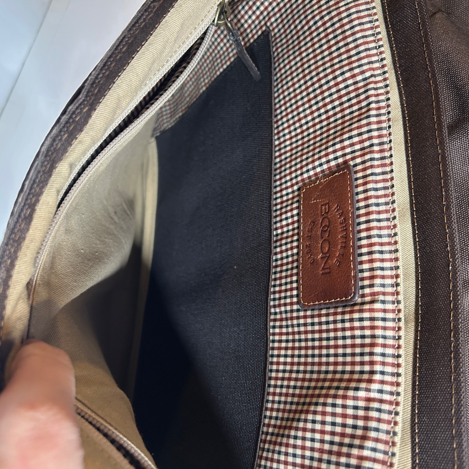 Boconi Messenger Bag Brown Leather Garth Slim Laptop Pocket with Shoulder Strap