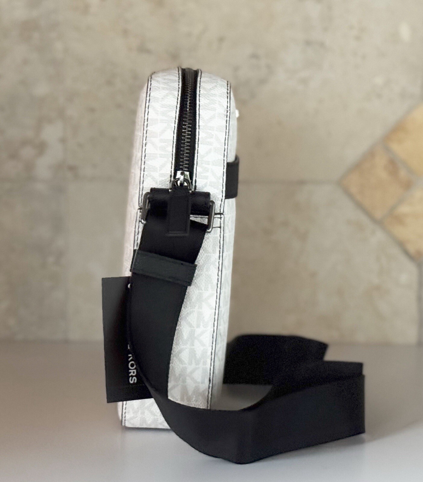 MICHAEL KORS COOPER MEDIUM SHOULDER CROSSBODY FLIGHT BAG MK BRIGHT WHITE/BLACK