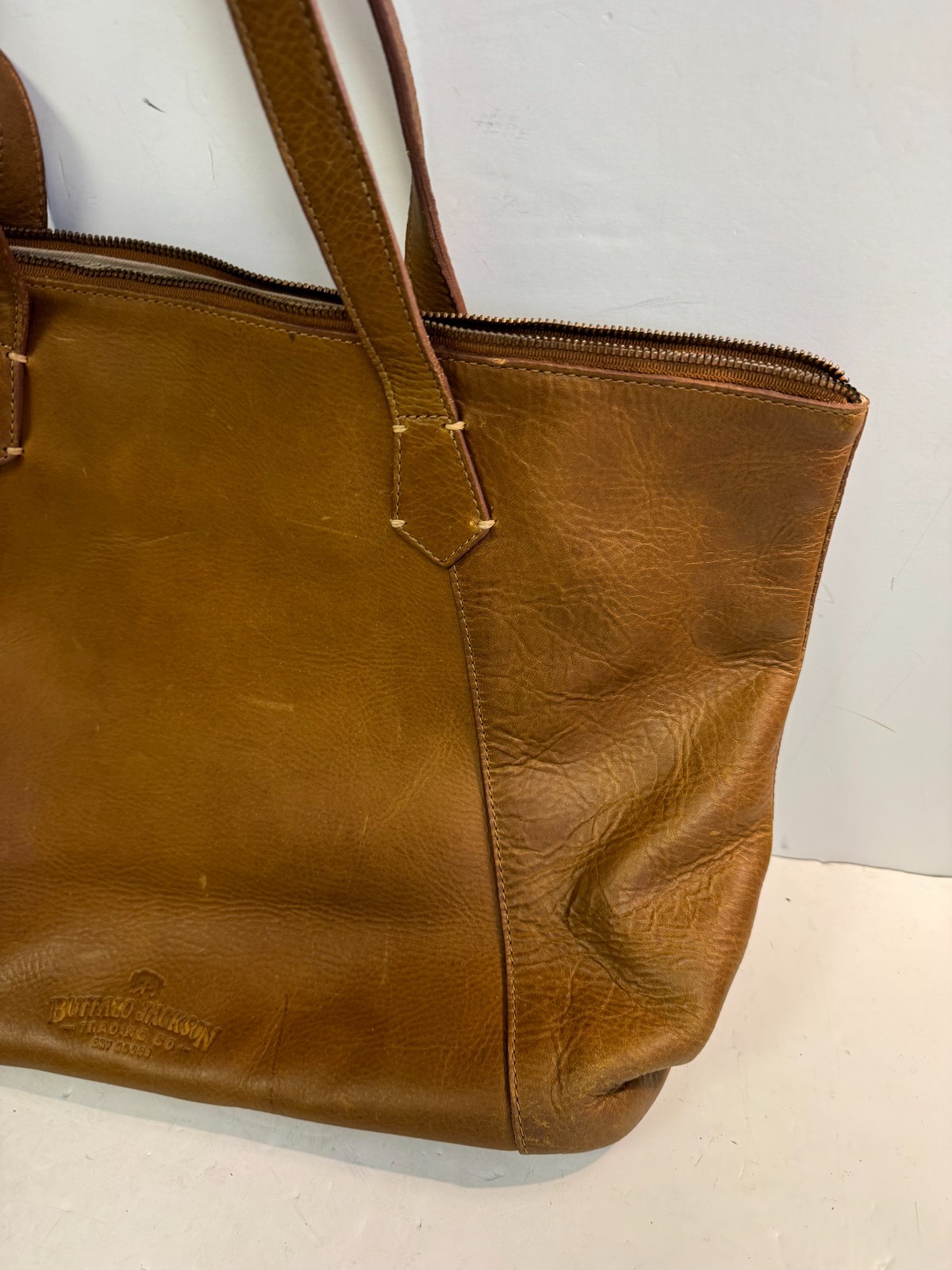 Buffalo Jackson Trading Walker Women’s Leather Tote Large 16″ W Zip Closure