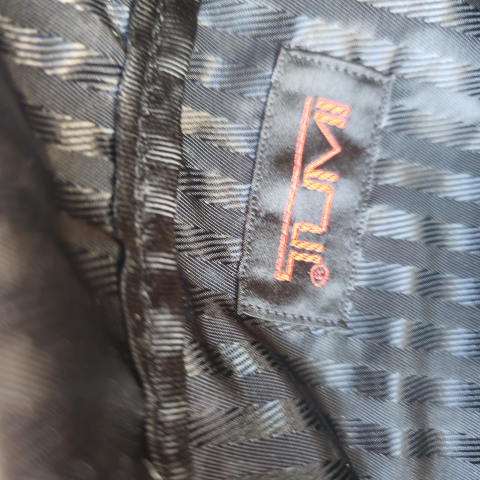 Tumi Alpha Black 2285 D3