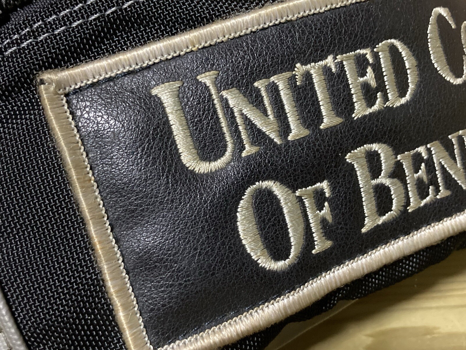 United Colors of Benetton Crossbody Fanny Pack Bag Vtg Size 9.8 x 5.1 x 3.9 in