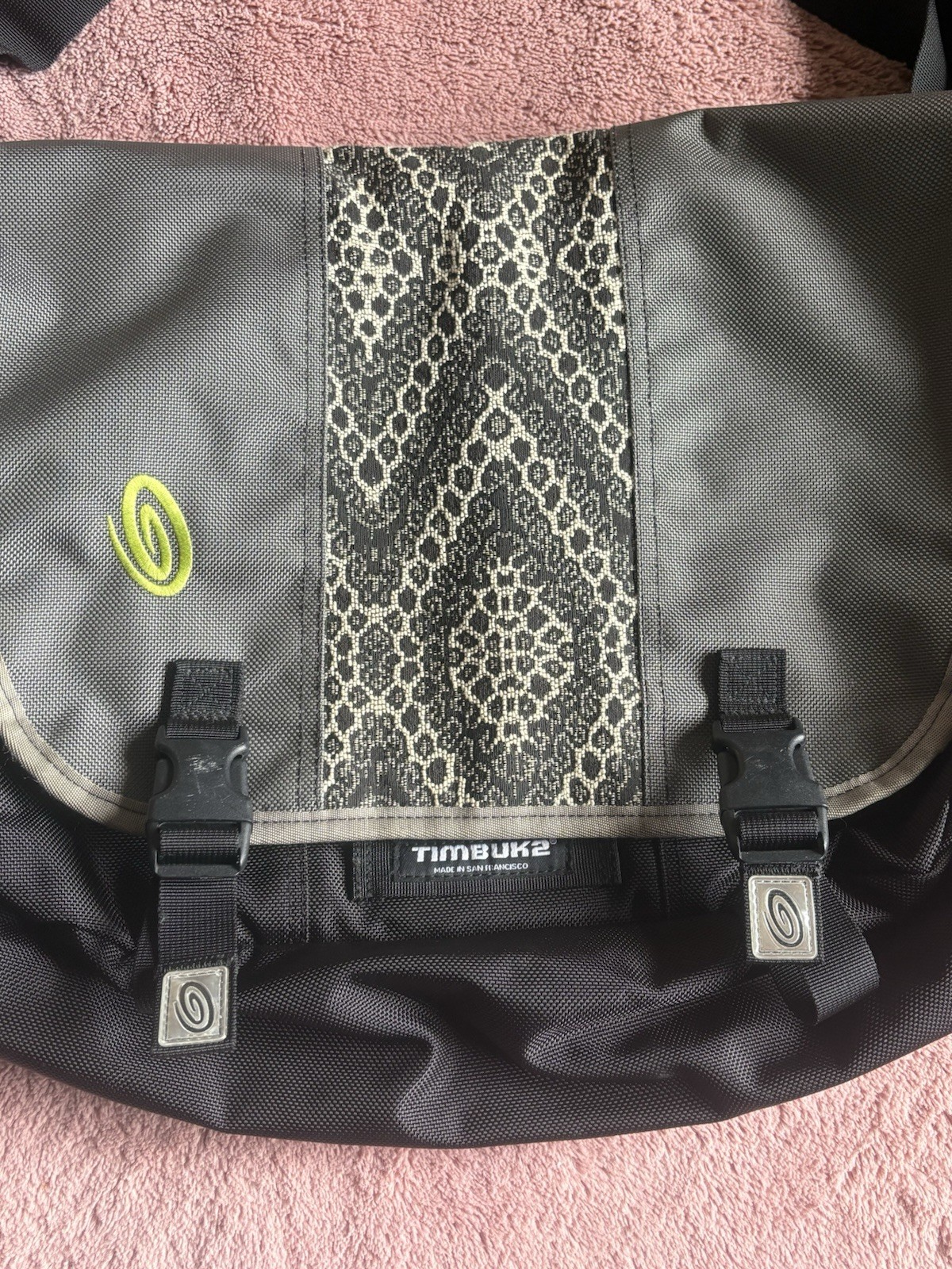 Vintage Timbuk2 Black Gray Rare Design Large Messenger Carry Bag-See Description