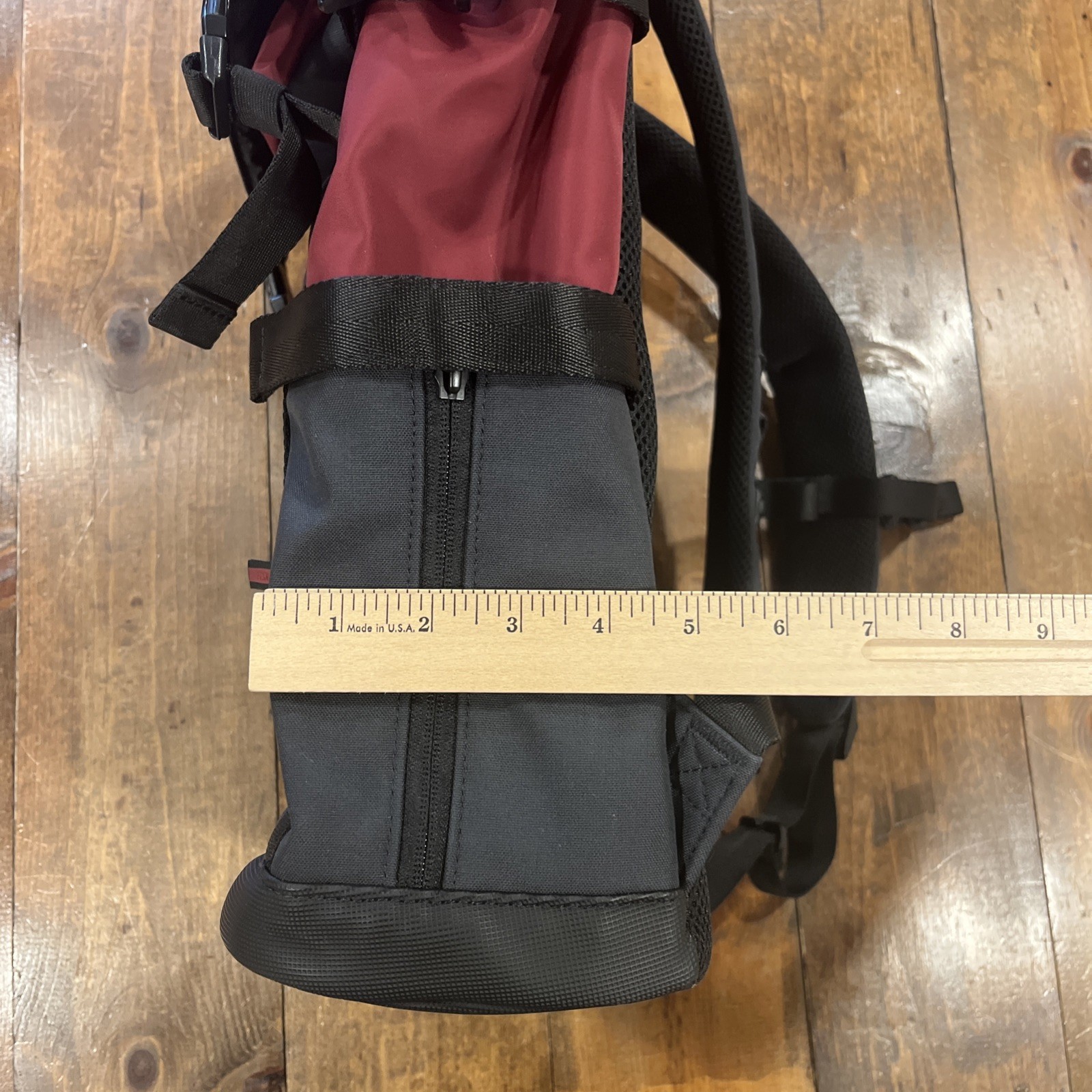 OAKLEY Utility Organizing Backpack Rucksack Large Black Maroon Bag
