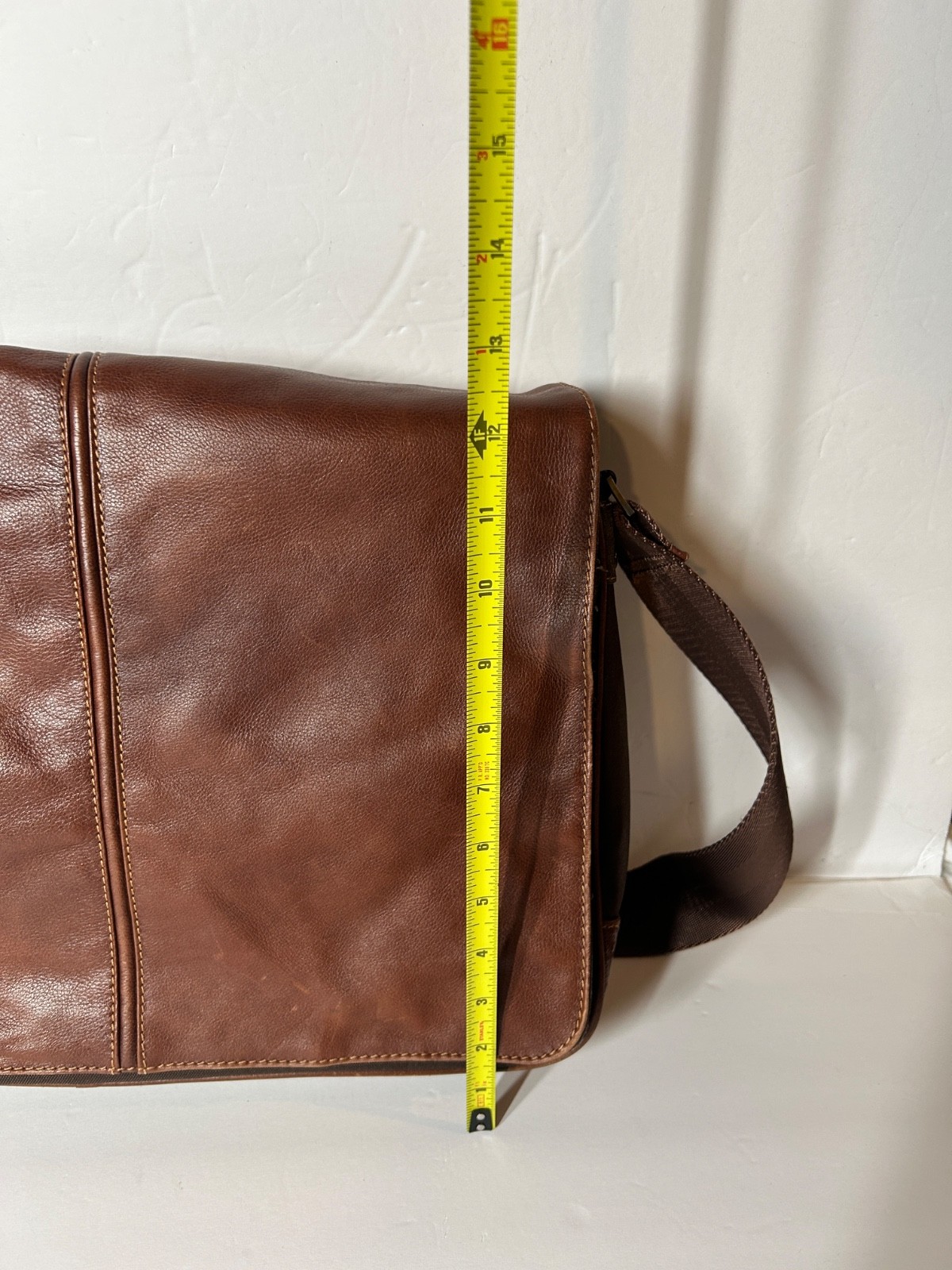 Boconi Messenger Bag Brown Leather Garth Slim Laptop Pocket with Shoulder Strap